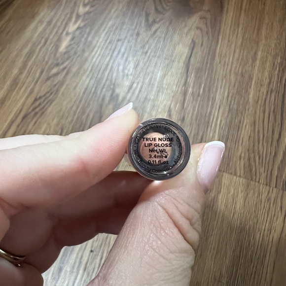 NEW Belle Beauty Kisser Fixer True Nude Ultra Shine Lip Gloss - Picture 2 of 4